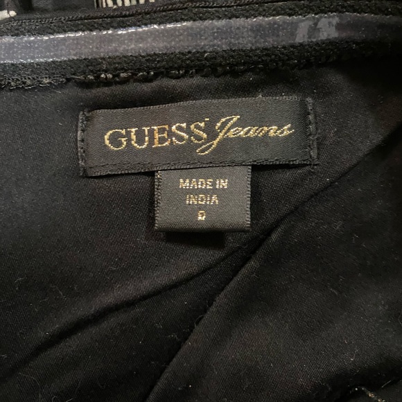 Sweet black dress with gorgeous red flowers. Size 9 made by Guess Jeans. - Picture 3 of 7